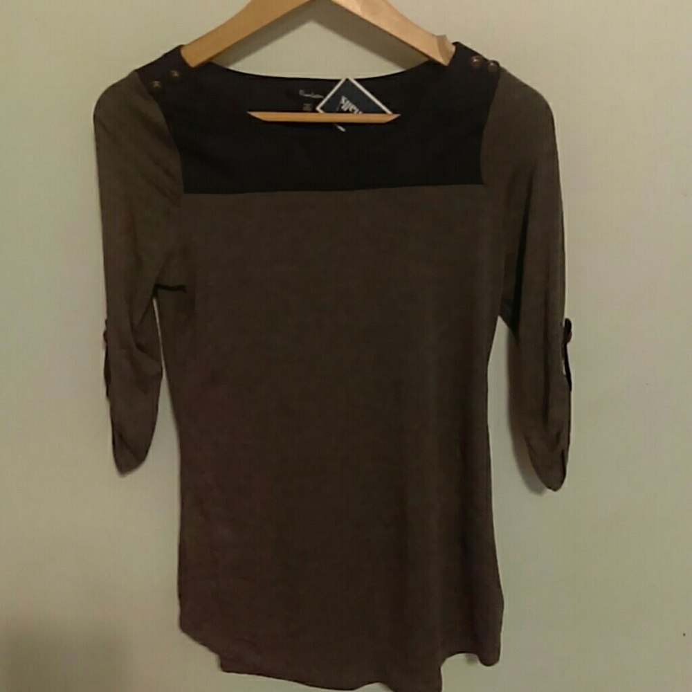 Momenteau 3/4 length shirt brand new with tags