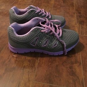 Tenis shoes