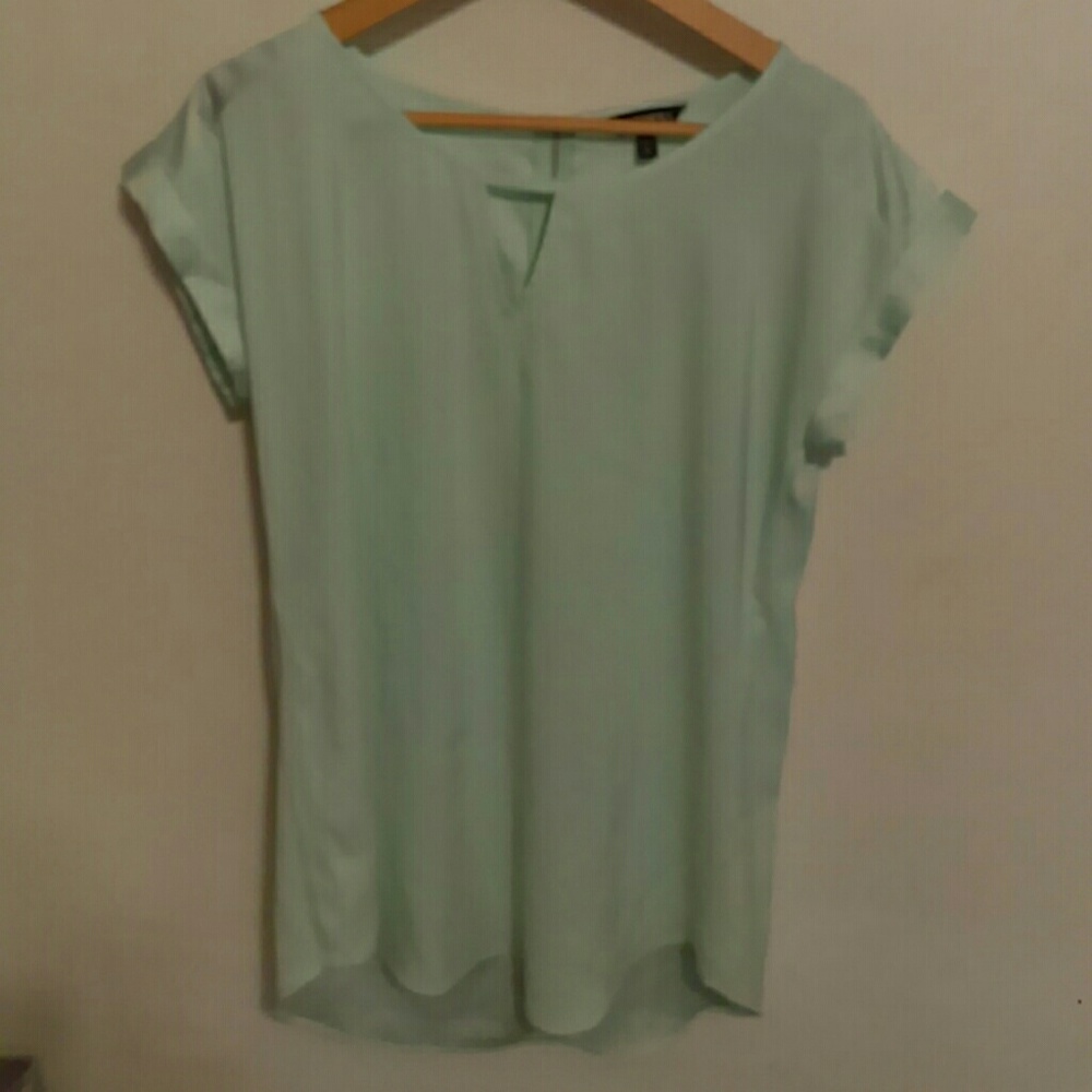 Express shirt T-shirt length never worn