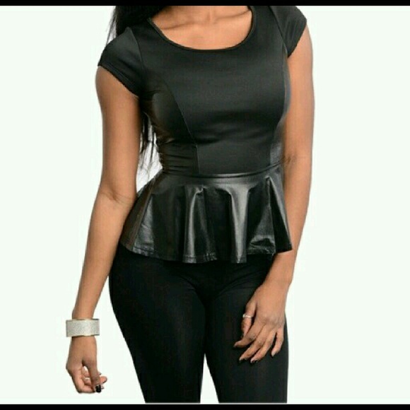 Tops - 🔆New Leather Peplum Top
