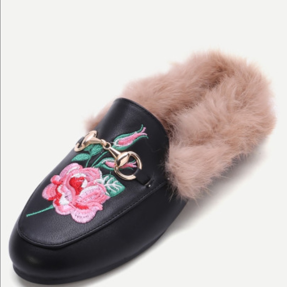 Embroidered fur lined loafers black slippers