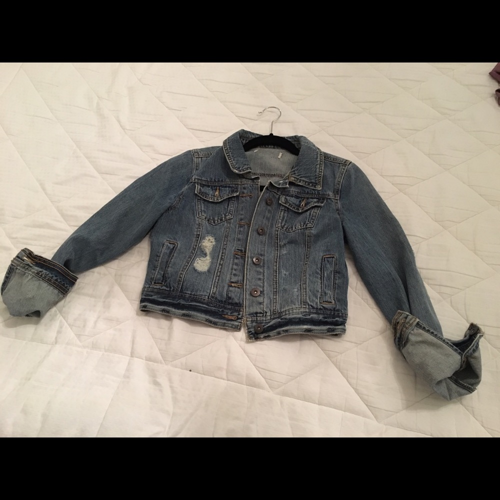 Short denim jacket