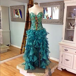 SiZe 6 high low gown
