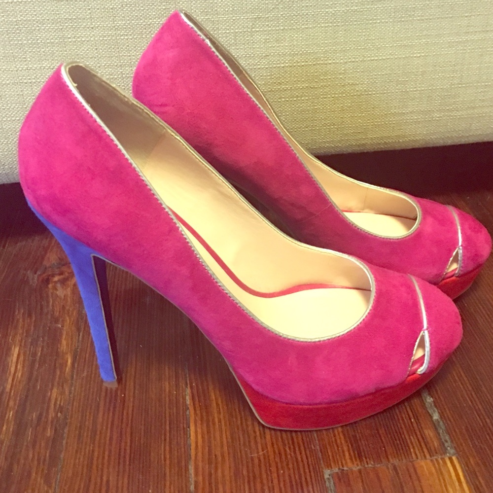 Lovely pink suede stilettos!