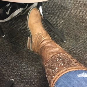 Meet your Posher, Abbi