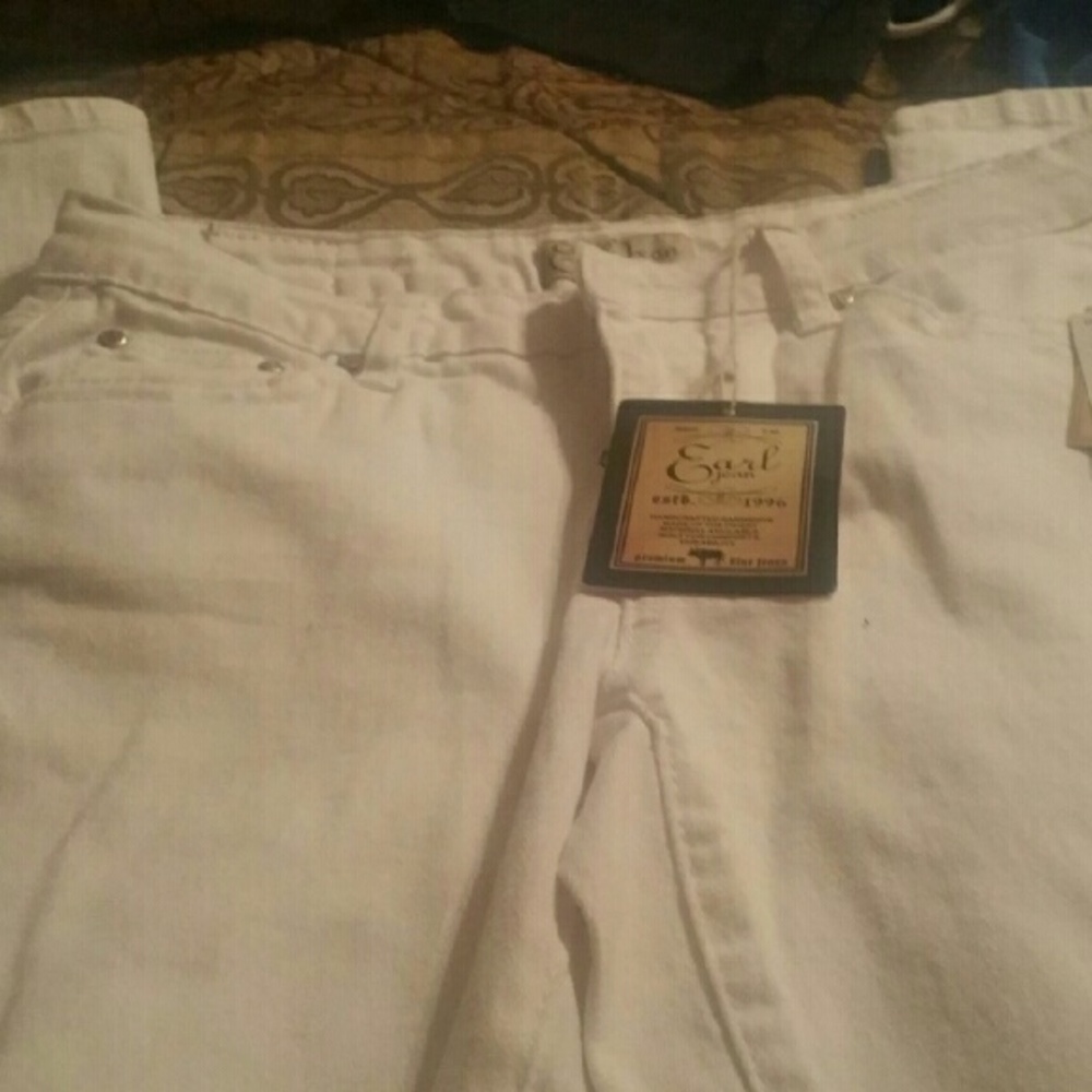 $13 OBO White EARL JEANS