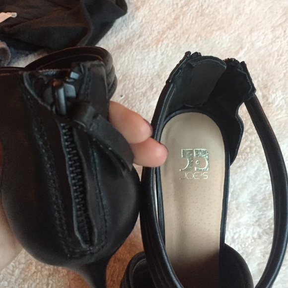 Joe's black leather and suede pumps heels - Picture 3 of 4