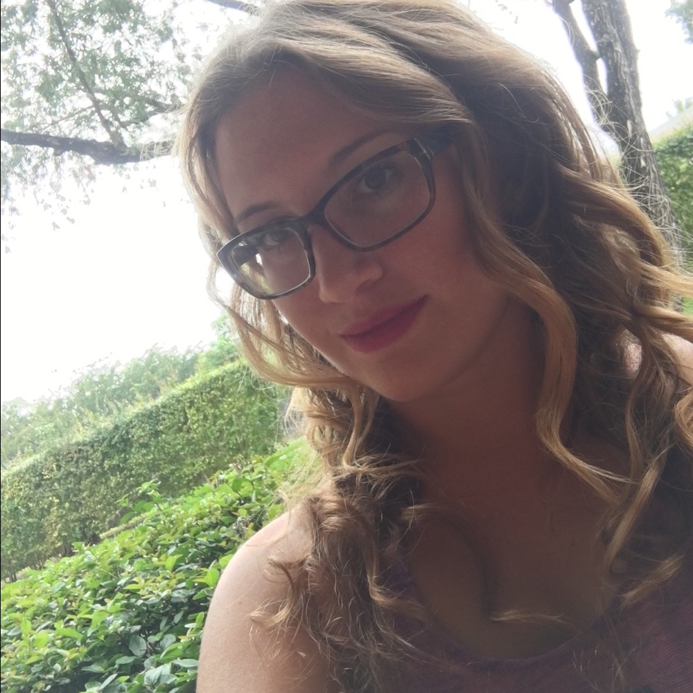 Meet your Posher, Laura