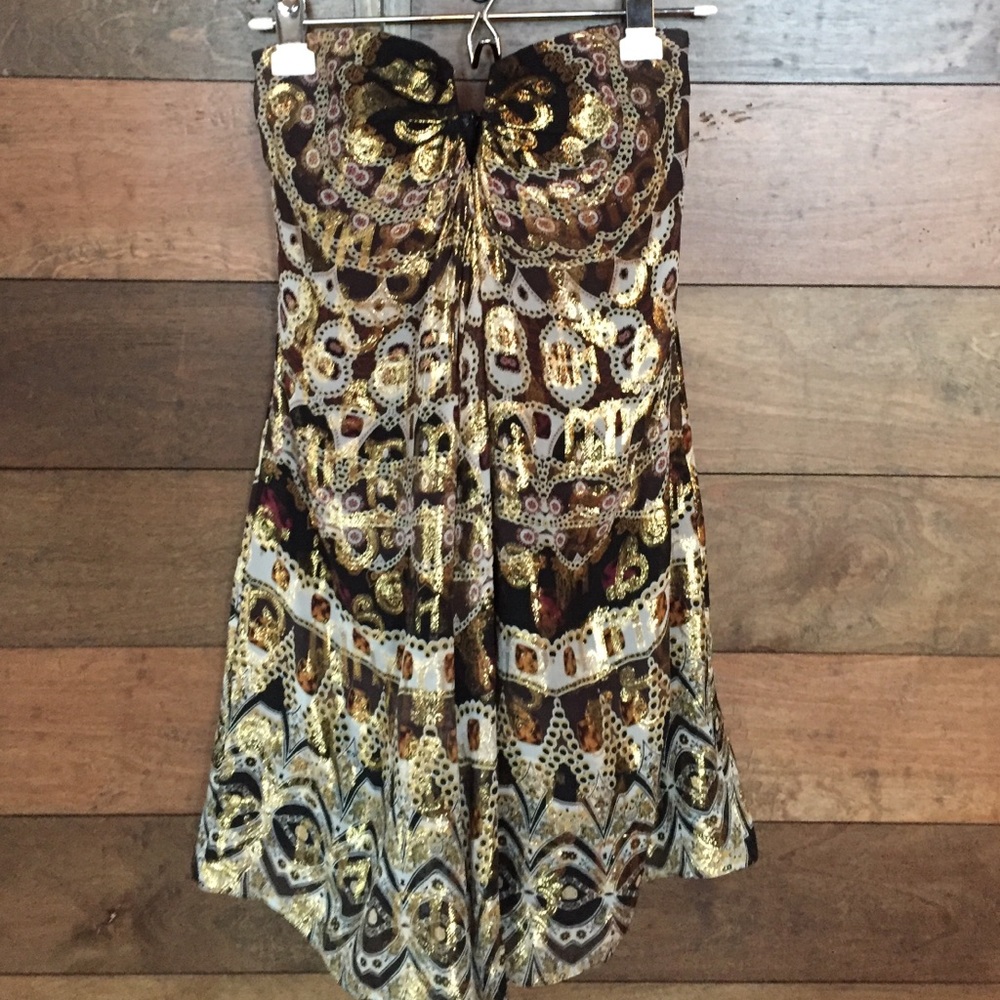 Nicole Miller like-new beautiful dress. Strapless