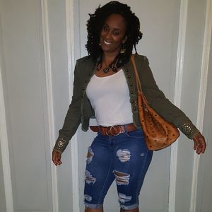 Meet your Posher, Tonia