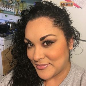 Meet your Posher, Miriam