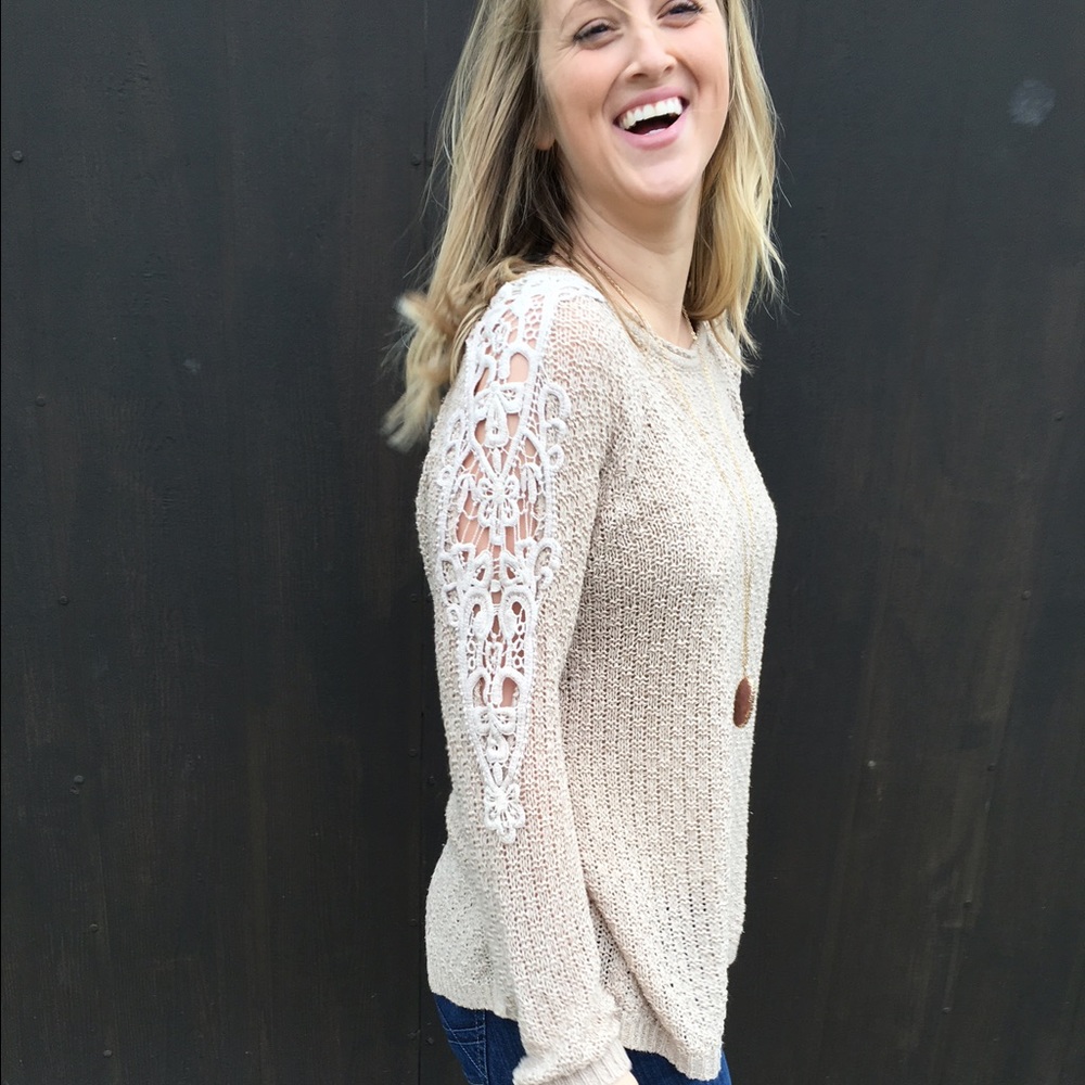 Chic Oatmeal Lace Sleeve Sweater