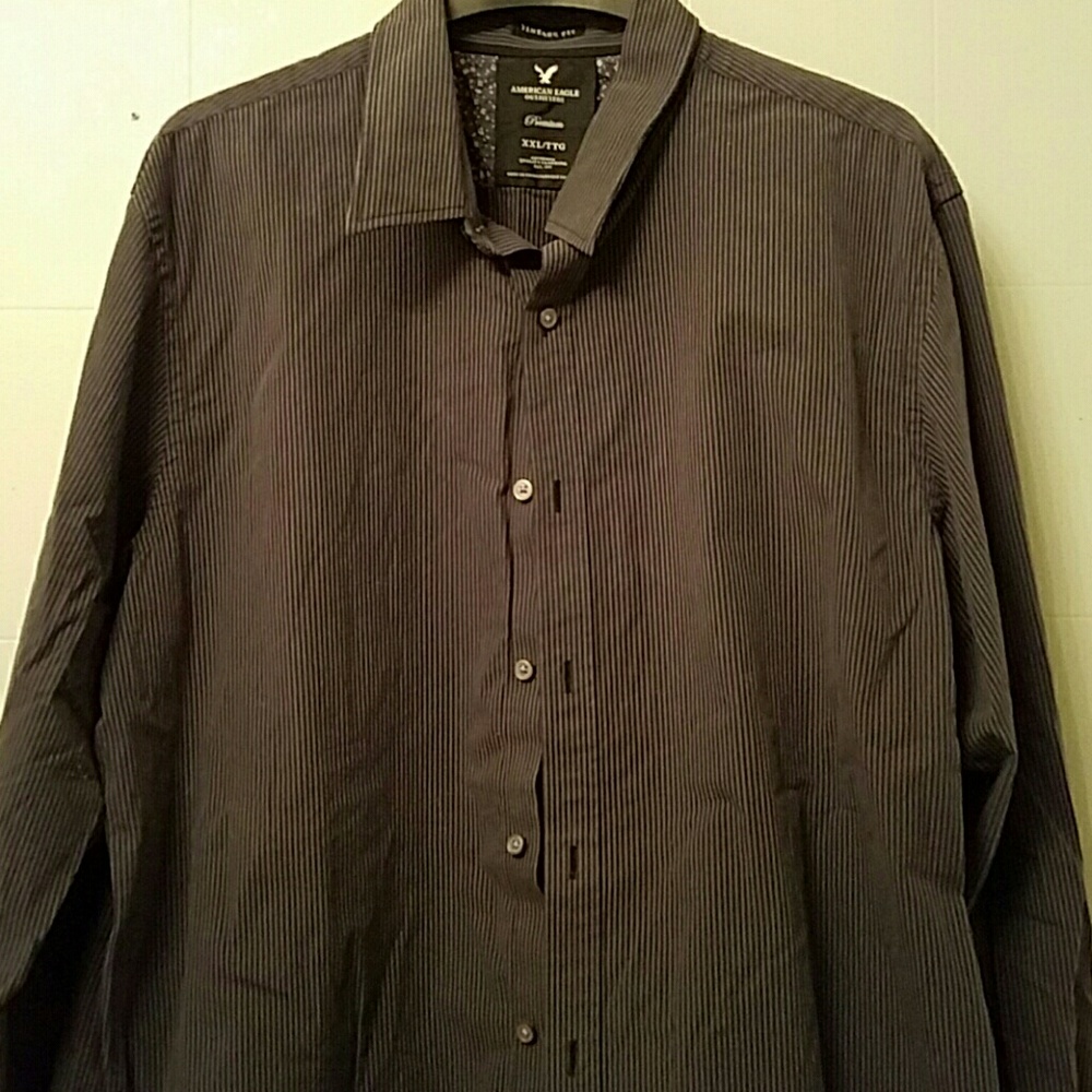 Nice American Eagle button up dress shirt