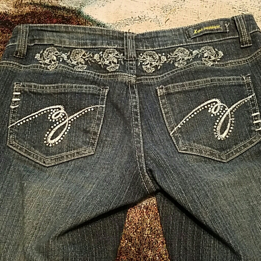 Size 5 Zco rhinestone embroidered jeans
