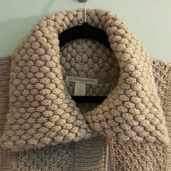 Wool Vest - Picture 2 of 3