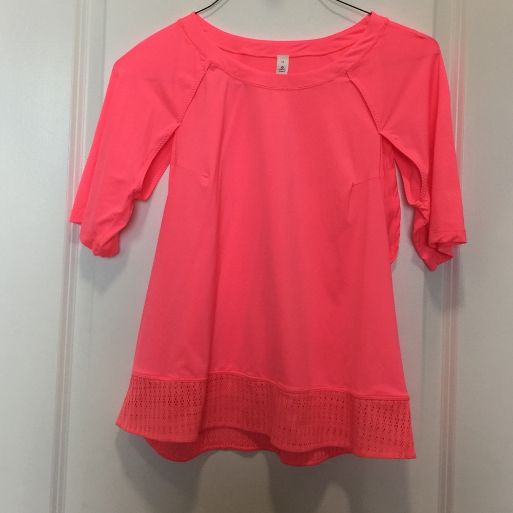 Lululemon tee