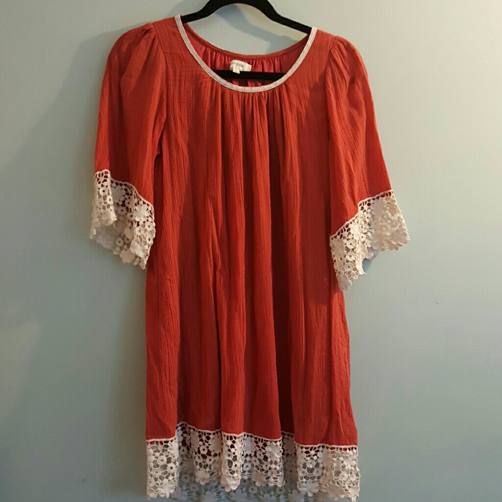 Beautiful  Tunic with lace detail