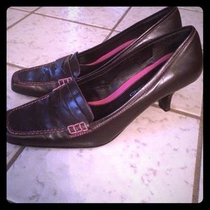 Bandolino Heels "Graceful" Size 7 1/2M EUC