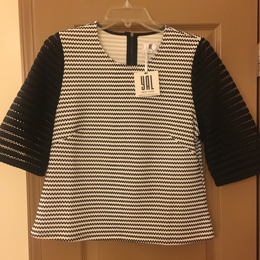 Blk/White Top