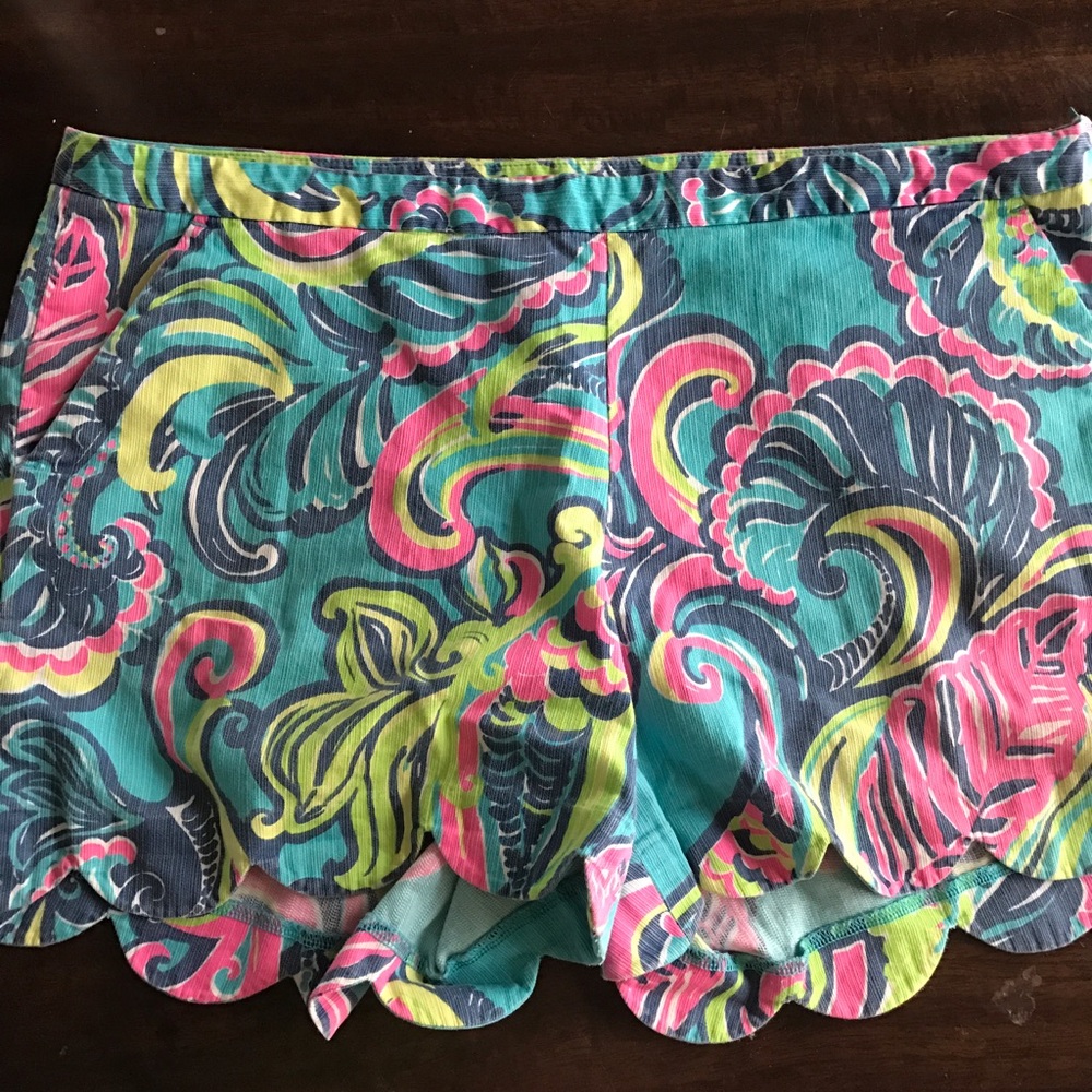 Lilly Pulitzer The Magnolia Short with Scallop hem