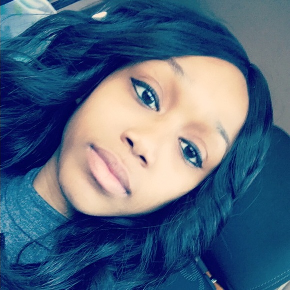 Meet your Posher, Taylor - Picture 2 of 2