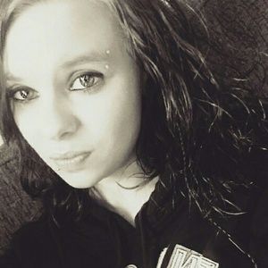 Meet your Posher, Desiree