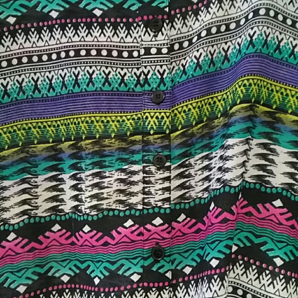 Colorful 3/4 Sleeve Top Size Large