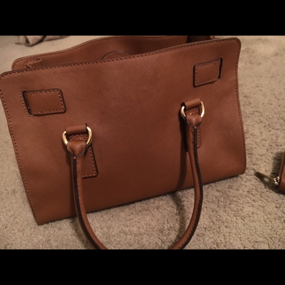 MICHAEL KORS: HAMILTON SAFFIANO SATCHEL & WALLET - Picture 4 of 4