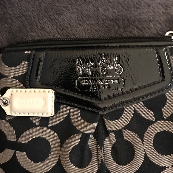 Coach wristlet - Picture 2 of 4