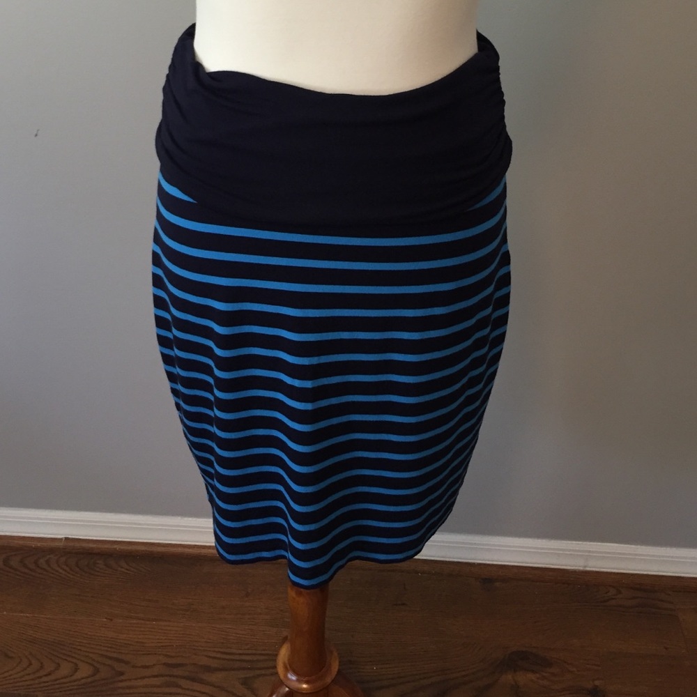 Gap skirt