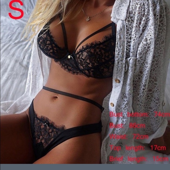 Black lace Strap Bra+G-string panty matching set - Picture 2 of 5