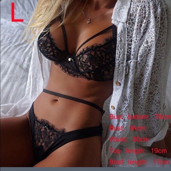 Black lace Strap Bra+G-string panty matching set - Picture 4 of 5