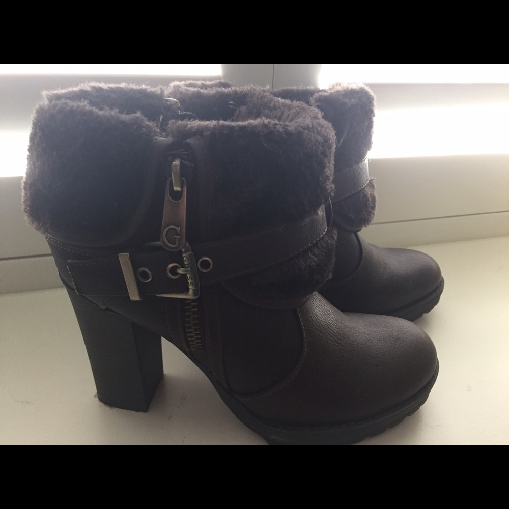 Guess brown boots