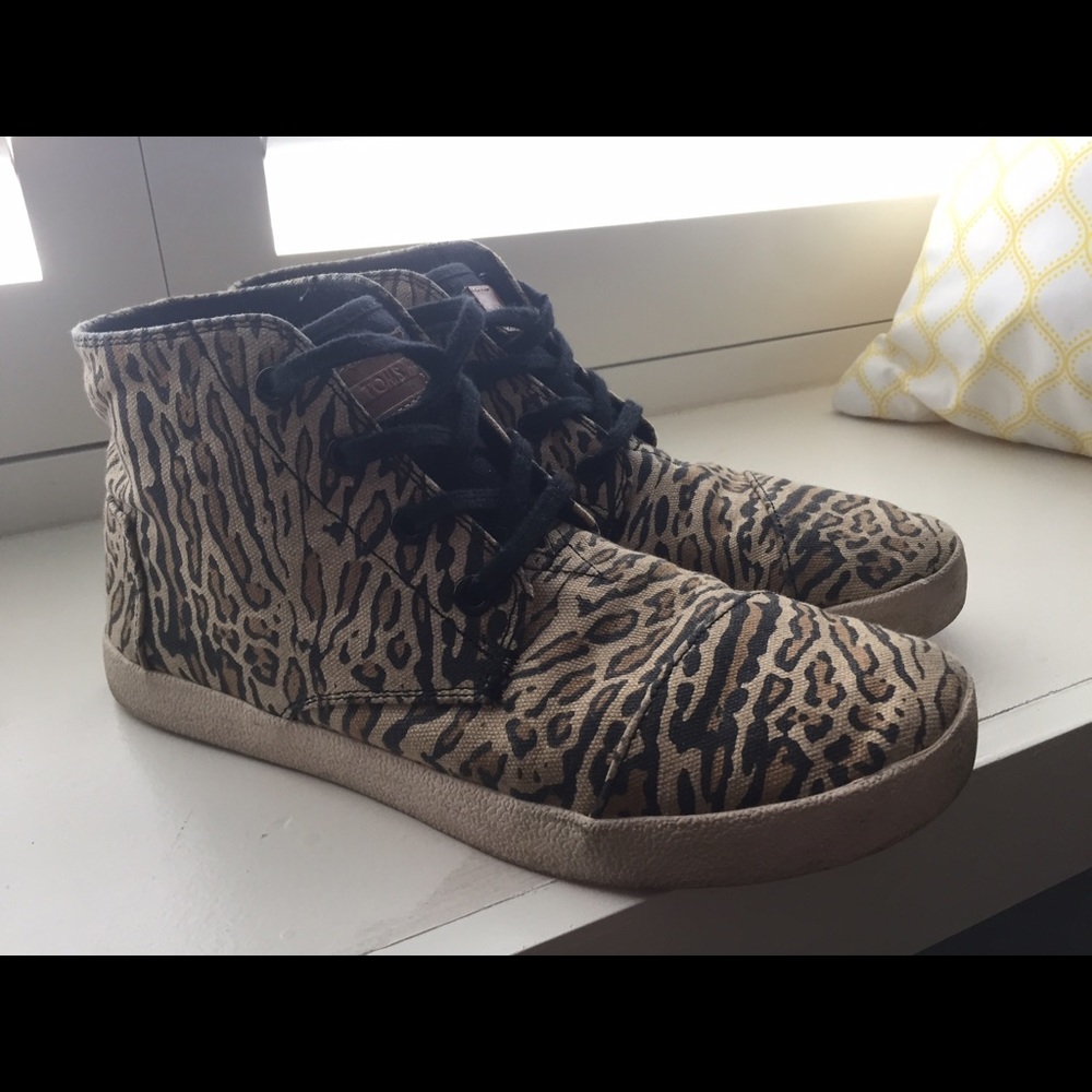 Toms