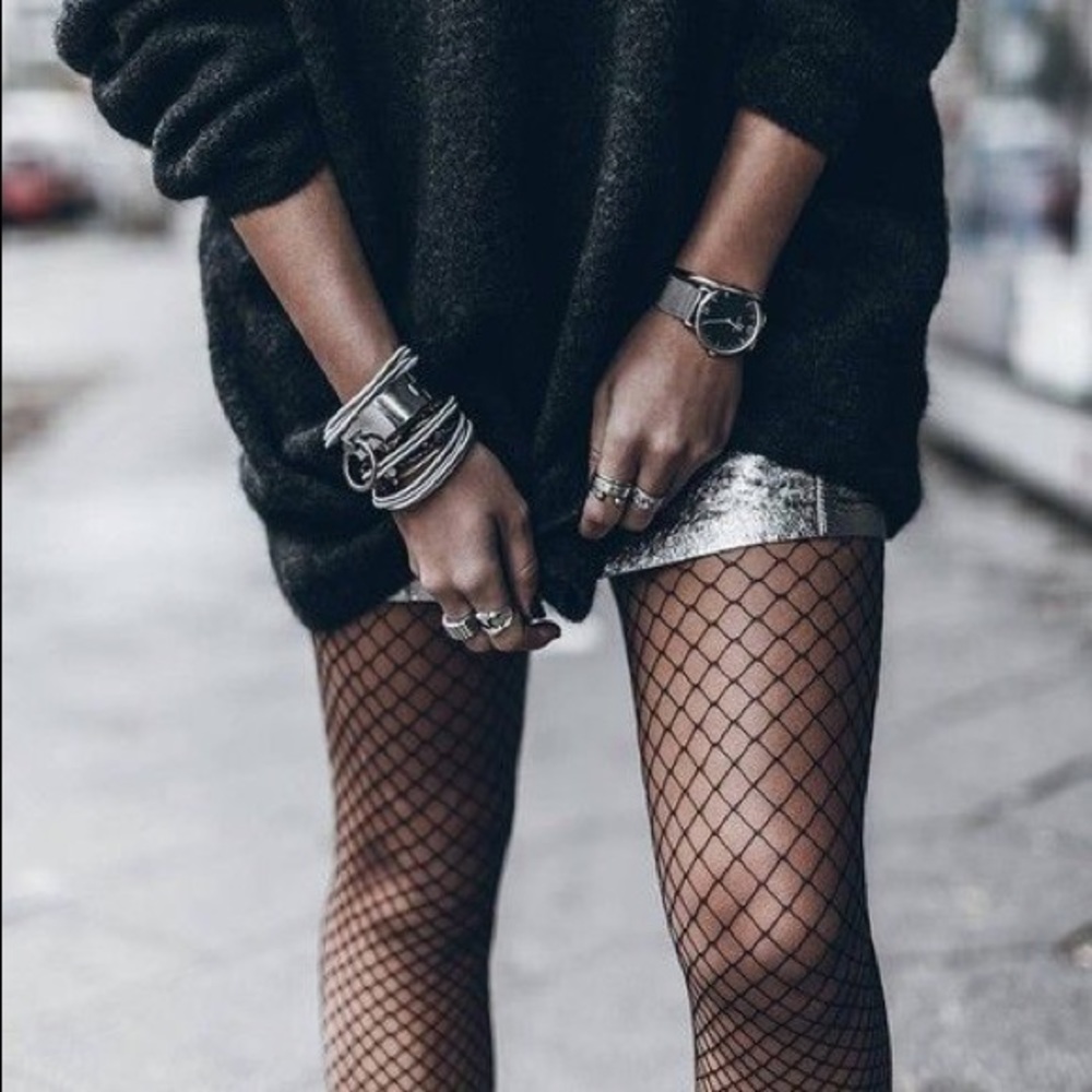 🆕 Small Diamond Fishnet Tights - Picture 6 of 7