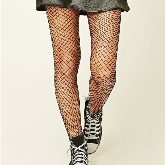 🆕 Small Diamond Fishnet Tights - Picture 7 of 7