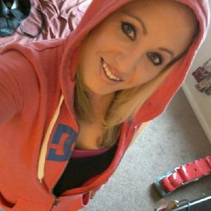 Meet your Posher, Carrie