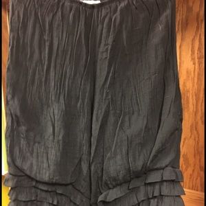 Black ruffle Capri pants