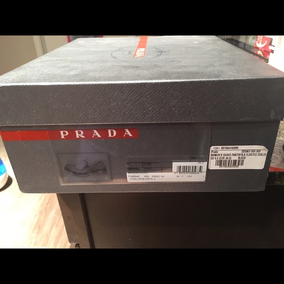 PRADA 99new only wearing out for two times - Picture 3 of 4