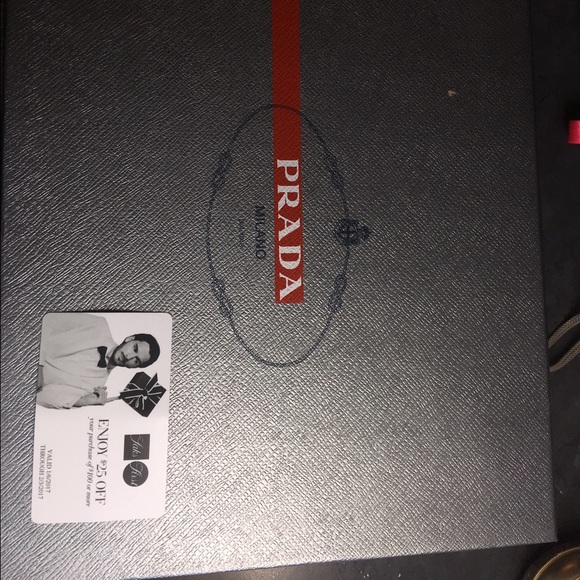 PRADA 99new only wearing out for two times - Picture 4 of 4