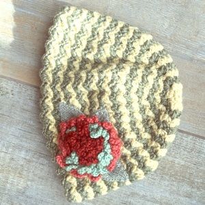 French Knot 100% handspun wool hat. New