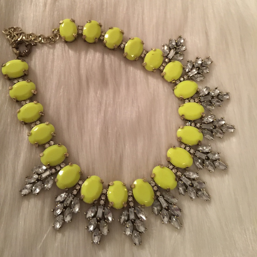 Gorgeous Statement piece (new) - Picture 3 of 7