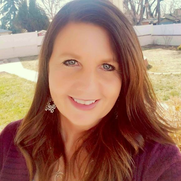 Meet your Posher, Lori - Picture 1 of 1