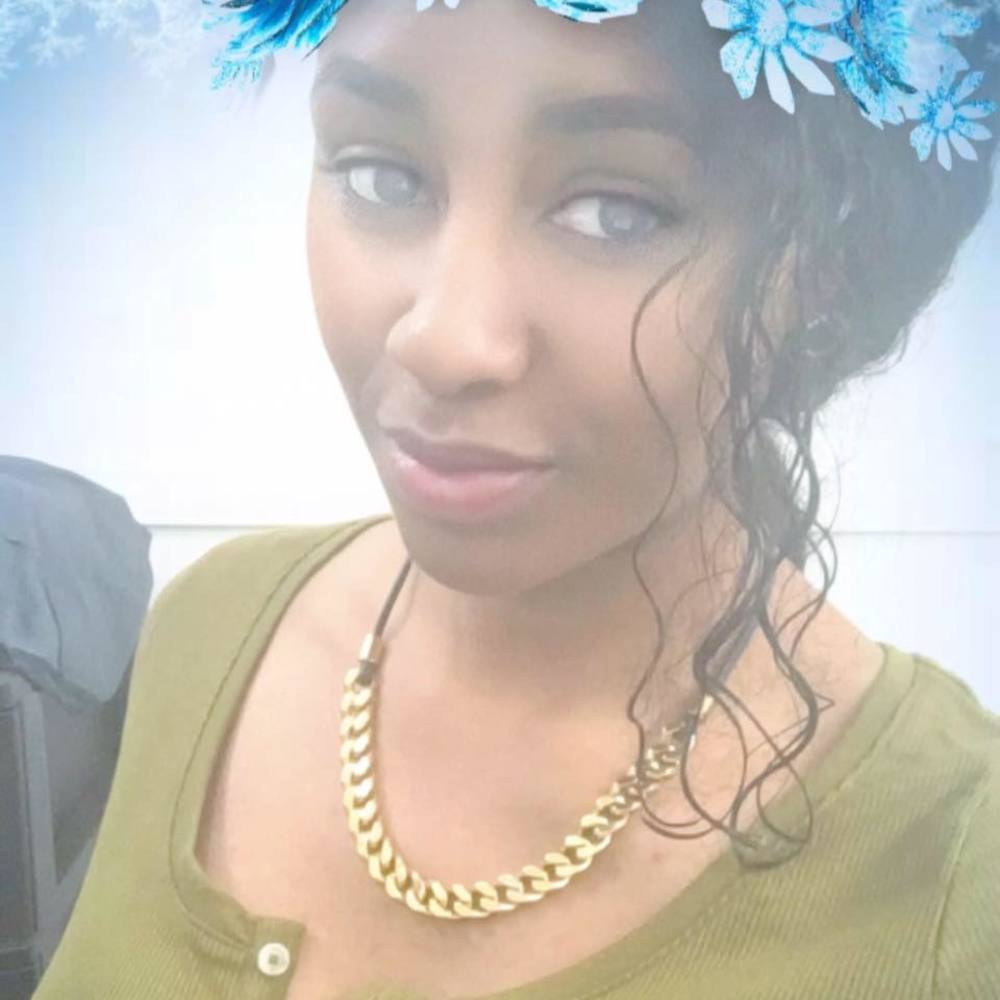 Meet your Posher, Laury