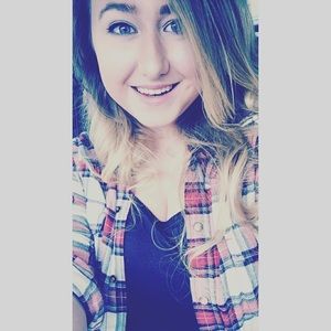 Meet your Posher, Hollie!