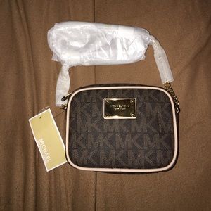 Micheal Kors Jet Set Cross Body Bag