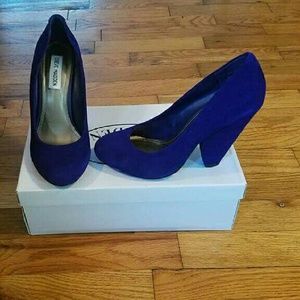 Steve Madden- royal blue suede heels