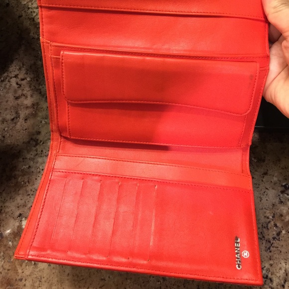 Authentic CHANEL wallet - Picture 3 of 7