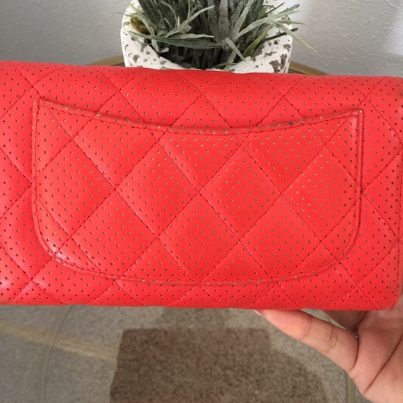 Authentic CHANEL wallet - Picture 2 of 7