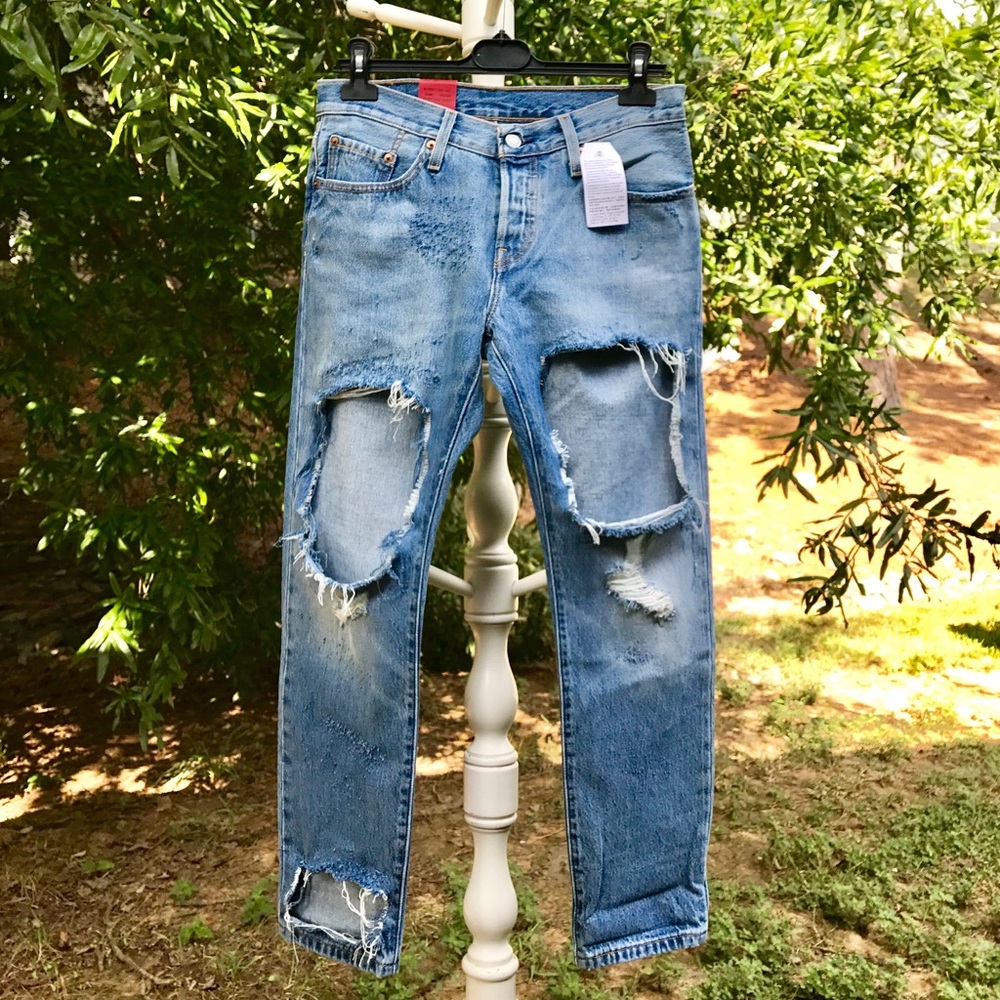 Levi's Super Ripped Boyfriend Jeans ✔️NWT ✔️26 - Picture 2 of 8